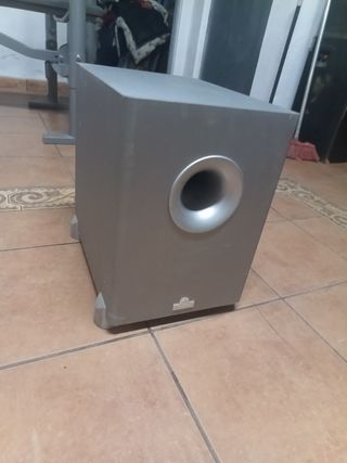 Subwoofer gris plata