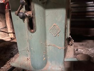 Tupi carpintería antigua con alimentador 