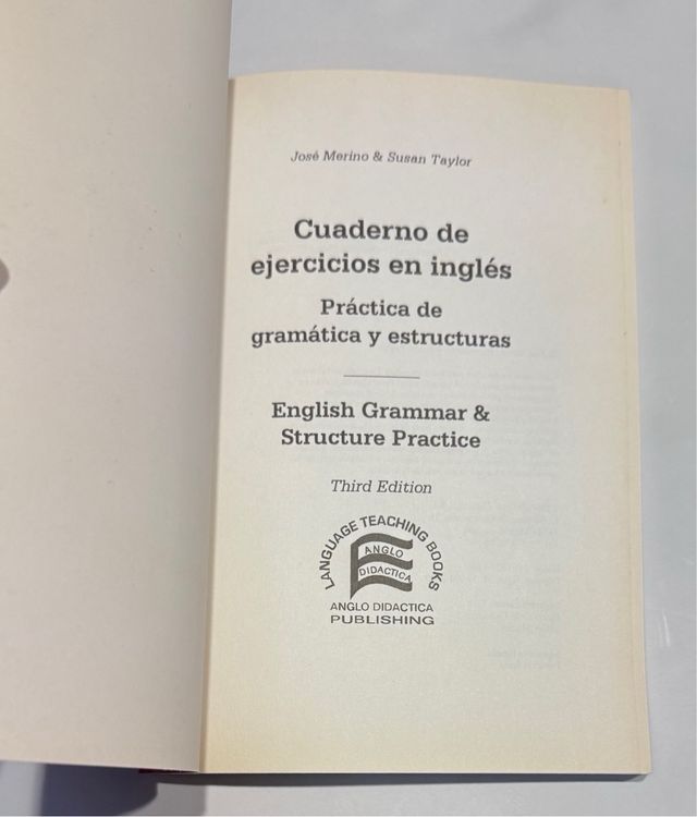 Cuaderno de ejercicios en inglés, práctica de g...