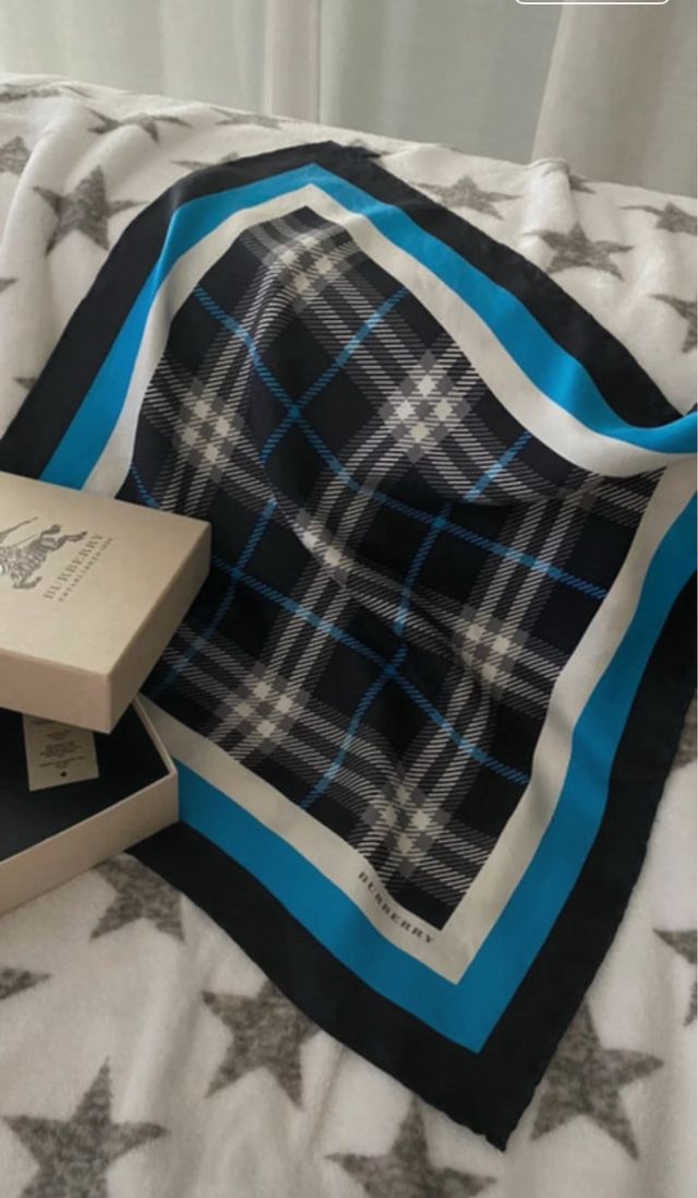 Pañuelo Burberry | Azul y Negro