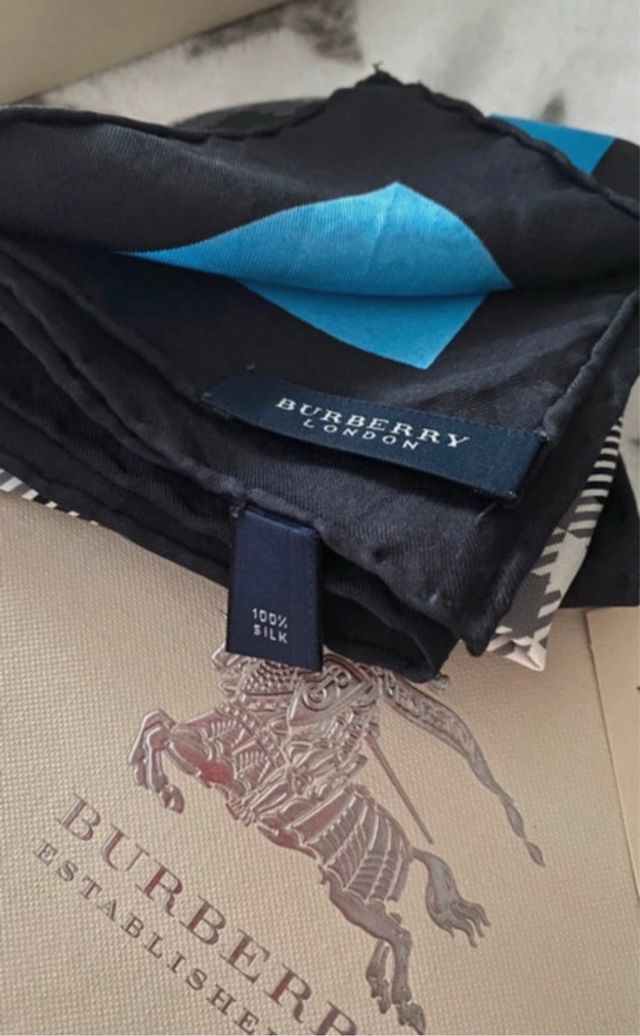 Pañuelo Burberry | Azul y Negro