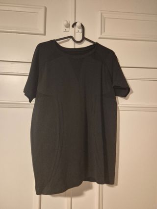 Camiseta deportiva negra