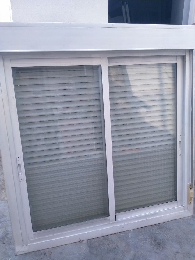 2Ventanas de 138x144 persiana y cristal climalit