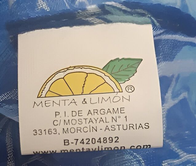 Estrenar fular, pañuelo con mosaicos de alhambra.