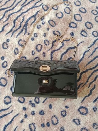Bolso negro brillante