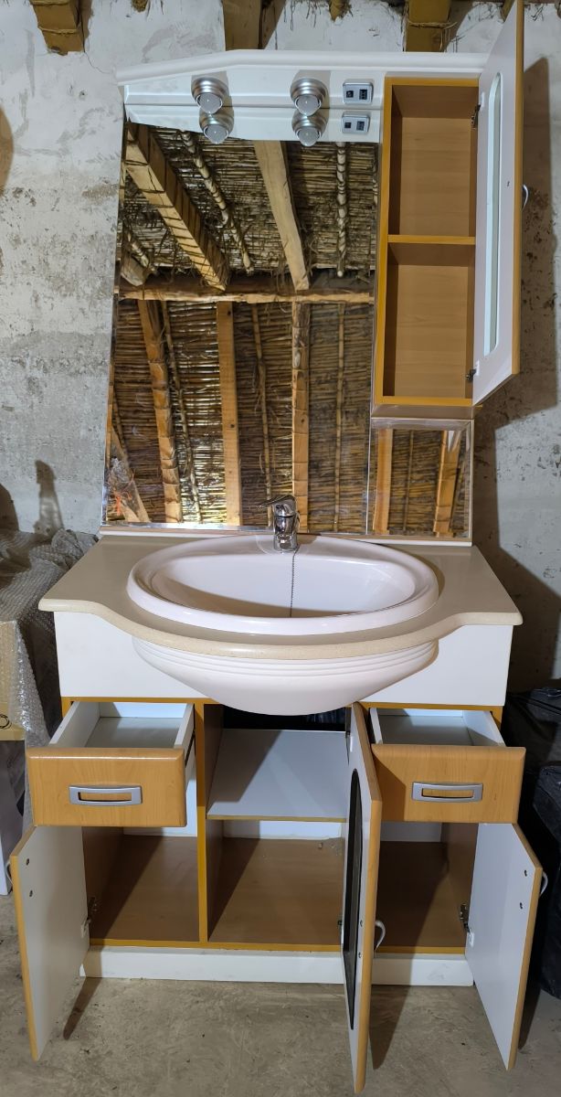 Mueble baño completo: lavabo, grifo, espejo....