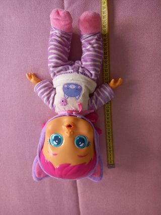 Muñeca Bebés Llorones Katie. Pilas incluidas