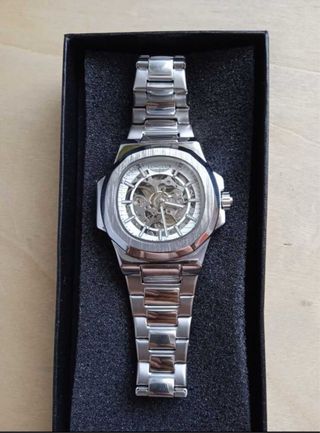 Reloj automático muy bonito