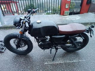 Mutt Akita 125cc Negra