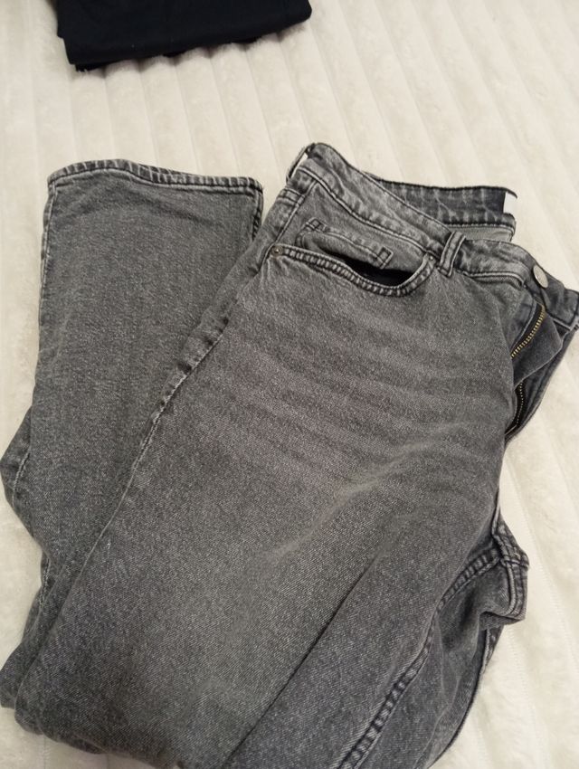 Pantalones vaqueros grises