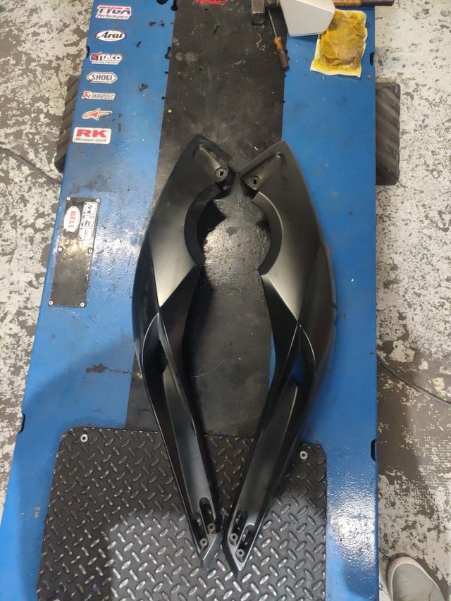 Laterales TMAX 500 - Negro