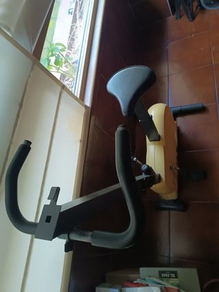 Bicicleta estática plegable