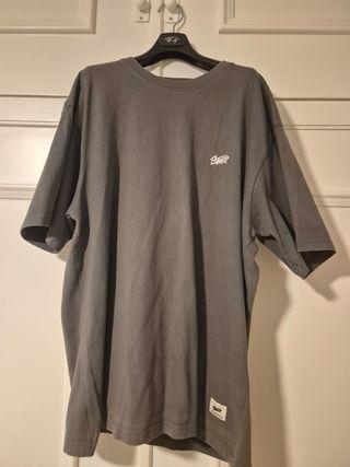 Camiseta gris Pull&Bear oversize
