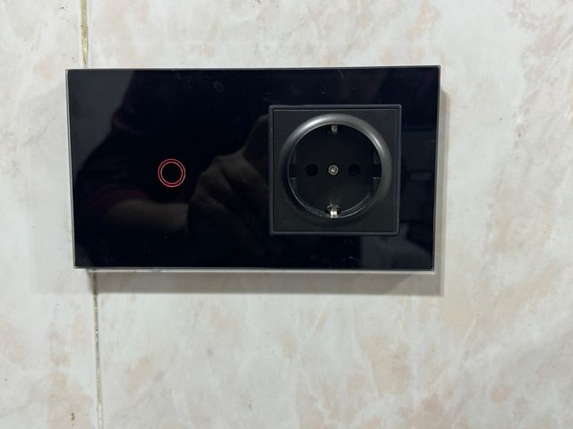 Interruptor inteligente negro