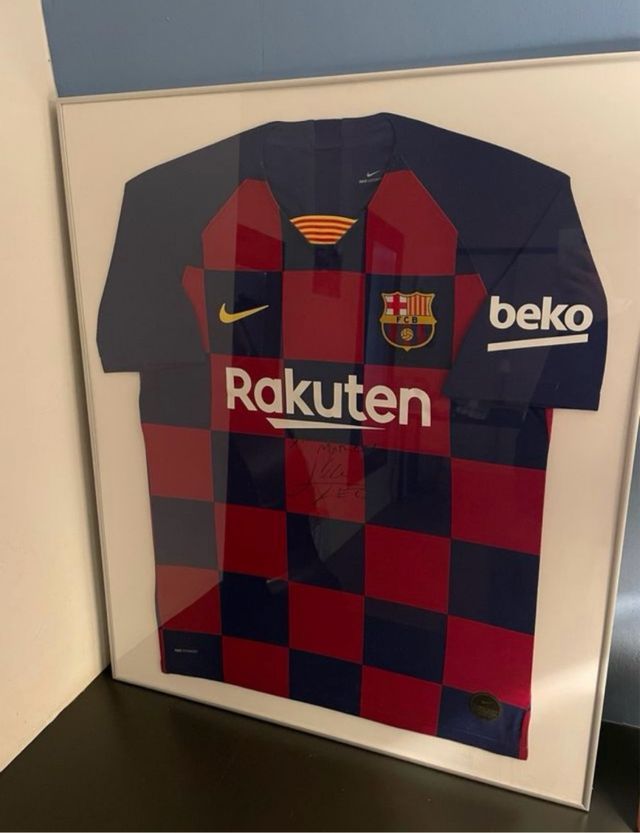 T-shirt autografata Messi