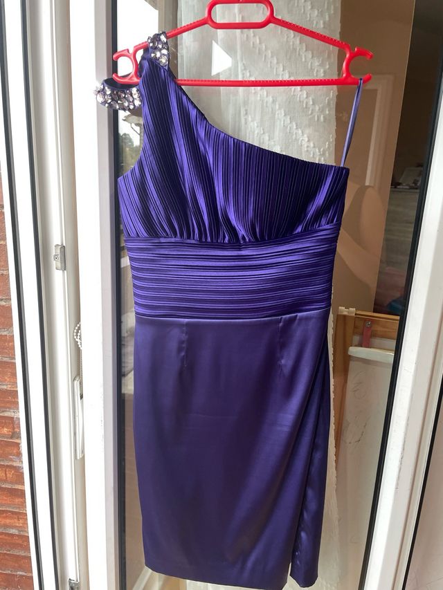 Vestido morado asimétrico cóctel fiesta