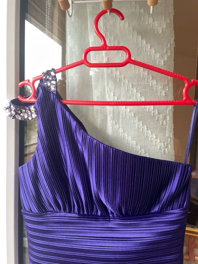 Vestido morado asimétrico cóctel fiesta