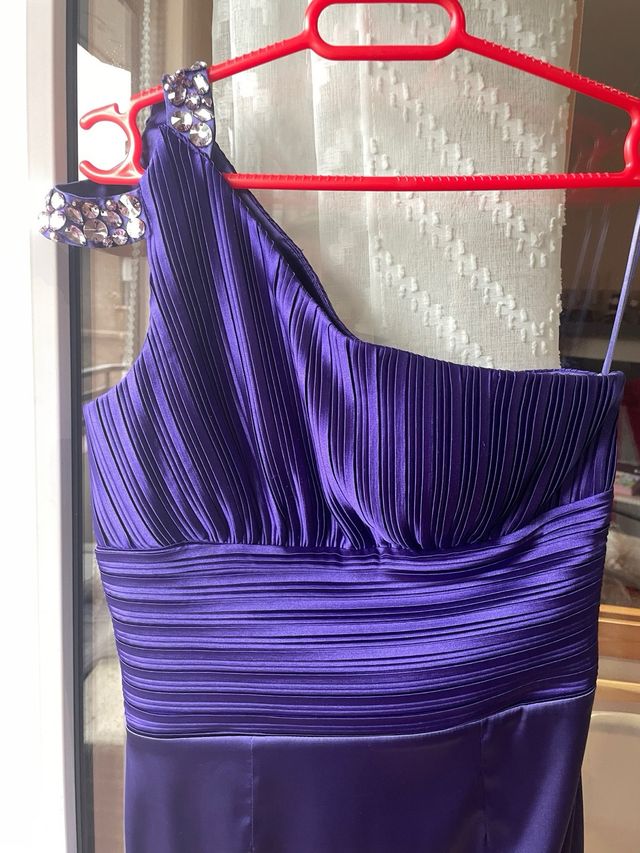 Vestido morado asimétrico cóctel fiesta