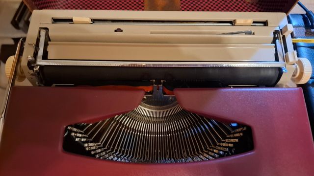 Macchina da scrivere Moritsa 12 in calo del 50%