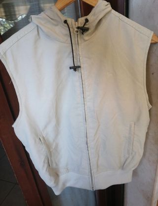 Gilet beige con cappuccio