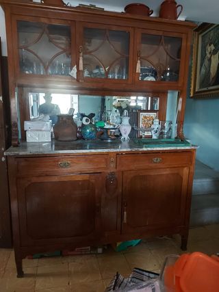 Mueble aparador antiguo de madera y mármol 