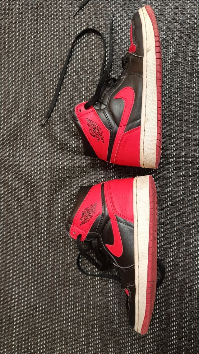 2 Nike Air Jordan 1 Retro High OG