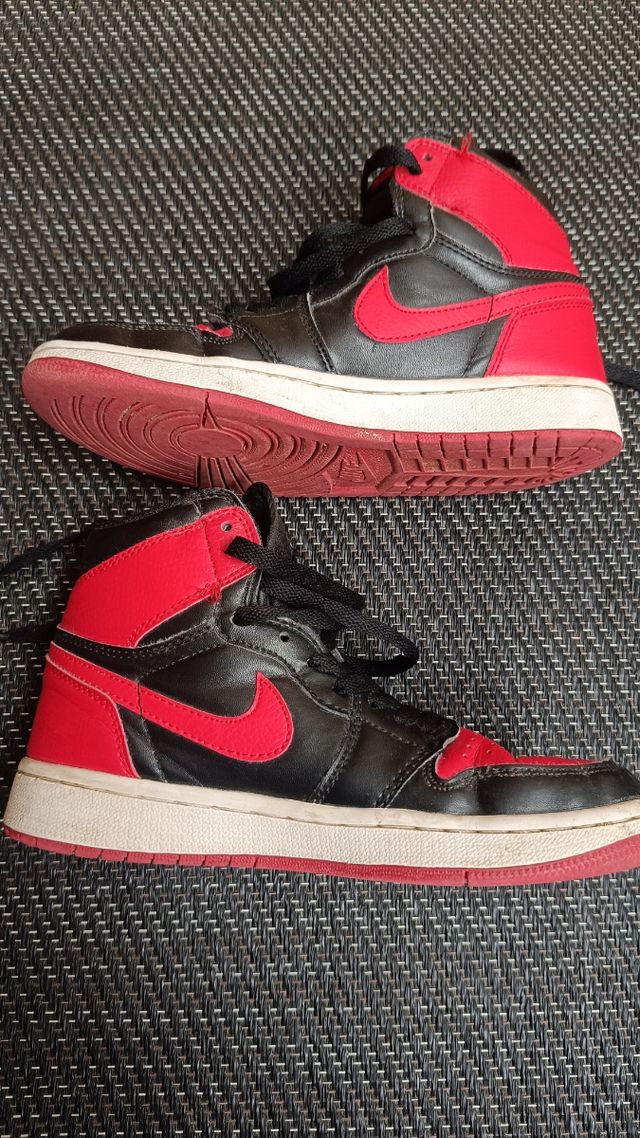 2 Nike Air Jordan 1 Retro High OG