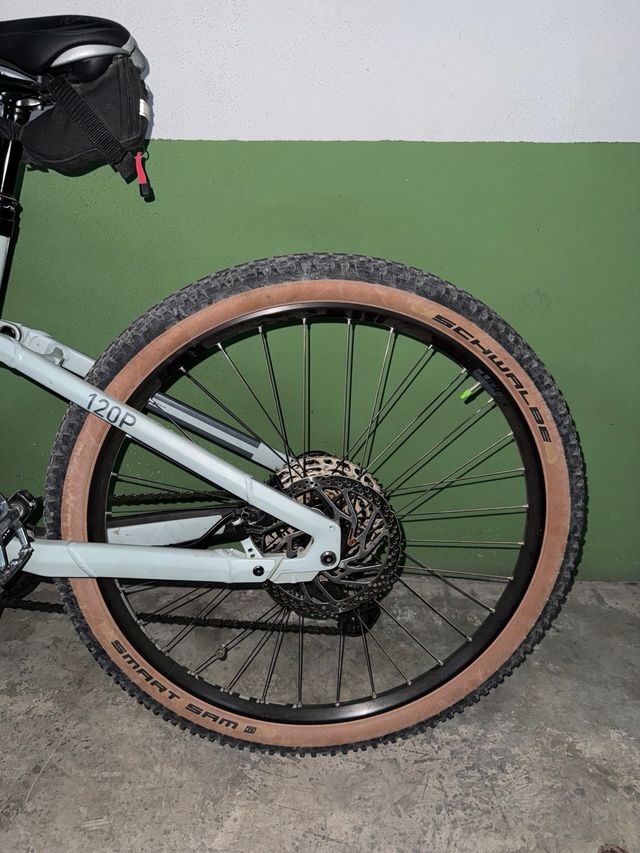 bicicleta eléctrica Cube Stereo Hybrid 120P