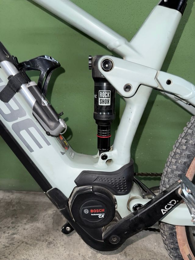 bicicleta eléctrica Cube Stereo Hybrid 120P