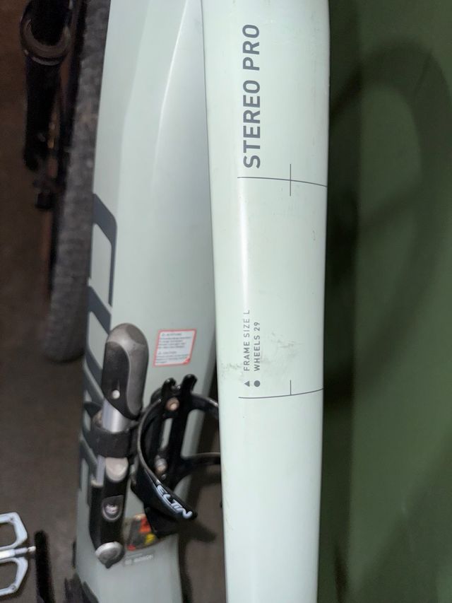 bicicleta eléctrica Cube Stereo Hybrid 120P