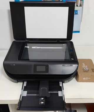 Impresora HP Envy 5010+cartuchos nuevos
Solo envio