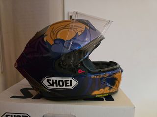 2 Cascos: Por 850€  1 Shoei Edición Limitada Thai