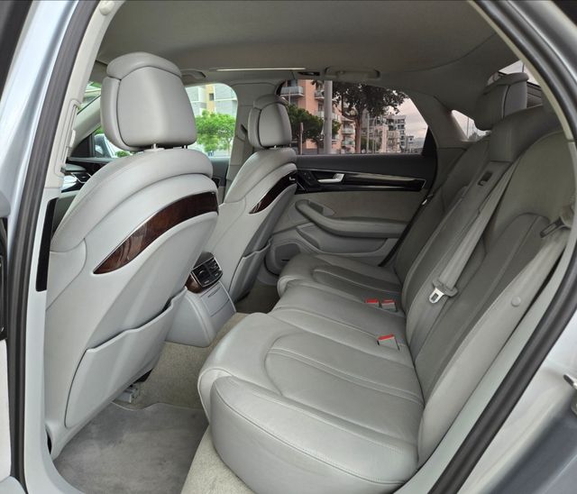 Audi A8 4.2TDI 350CV 2012  NACIONAL  "ÚNICO DUEÑO"