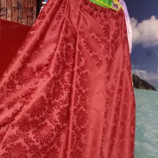 Traje baturra gala ,adamascado,granate 