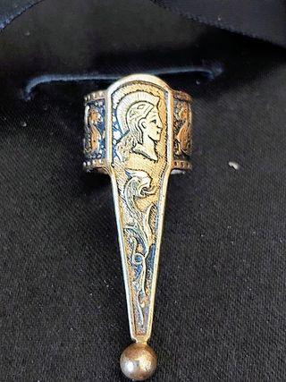 Capuchón Ebonita. Clip Romano.
Ideal pen Show.
