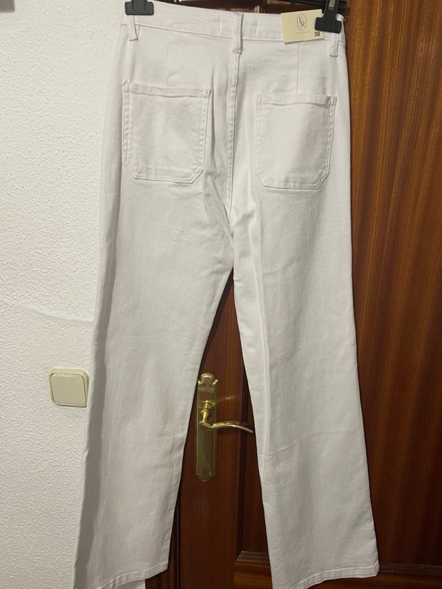 Vaqueros Shein blancos campana talla M