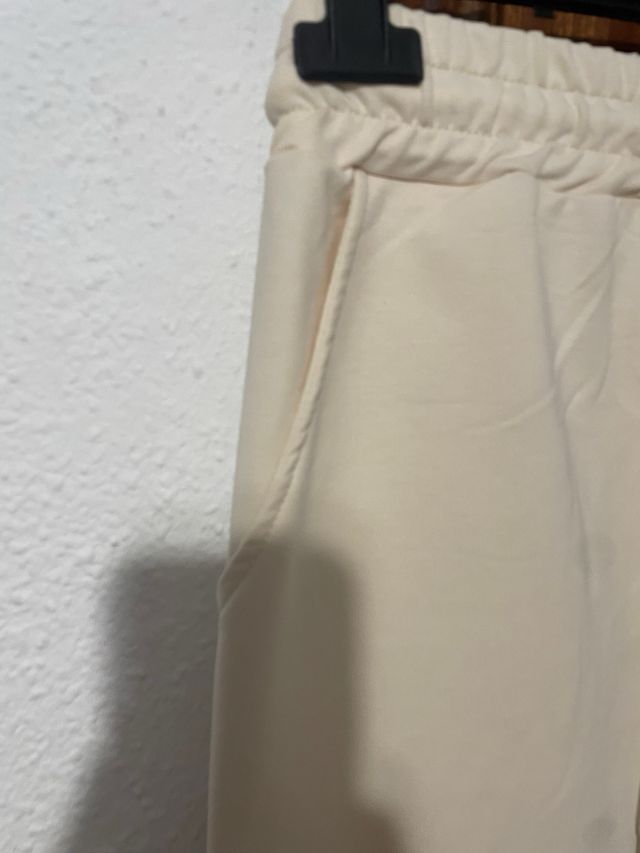 Falda larga beige elástica