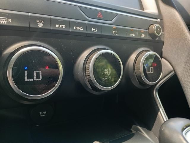 Jaguar E-PACE 2.0D 4WD Auto 110 kW (150 CV)