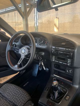 Volante Nardi Deportivo de Piel Microperforada