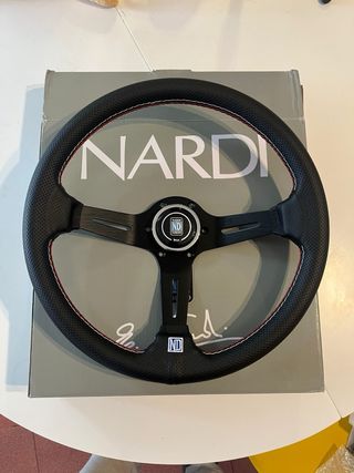 Volante Nardi Deportivo de Piel Microperforada
