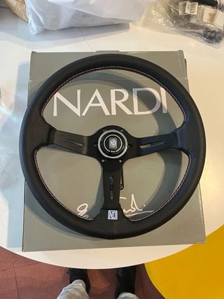 Volante Nardi Deportivo de Piel Microperforada