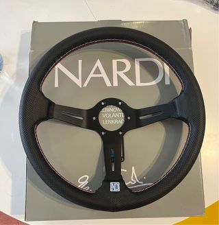 Volante Nardi Deportivo de Piel Microperforada