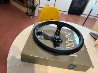 Volante Nardi Deportivo de Piel Microperforada