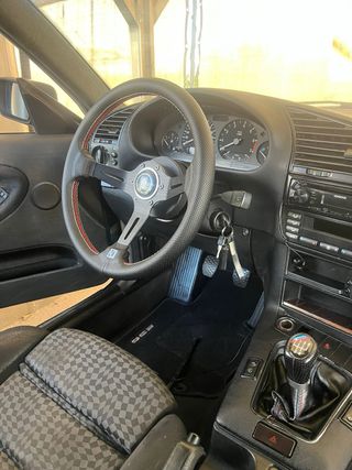 Volante Nardi Deportivo de Piel Microperforada