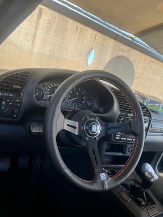 Volante Nardi Deportivo de Piel Microperforada