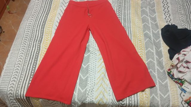 Pantalón rojo palazzo