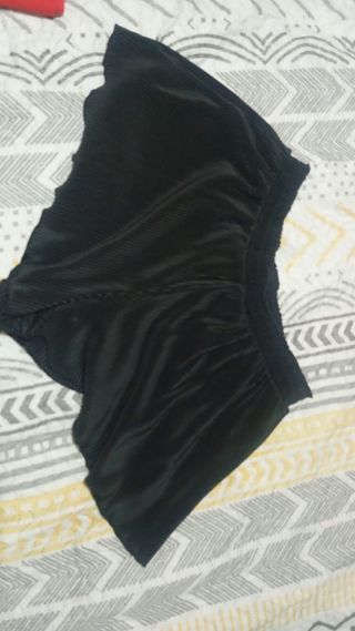  plisada negra mujer
