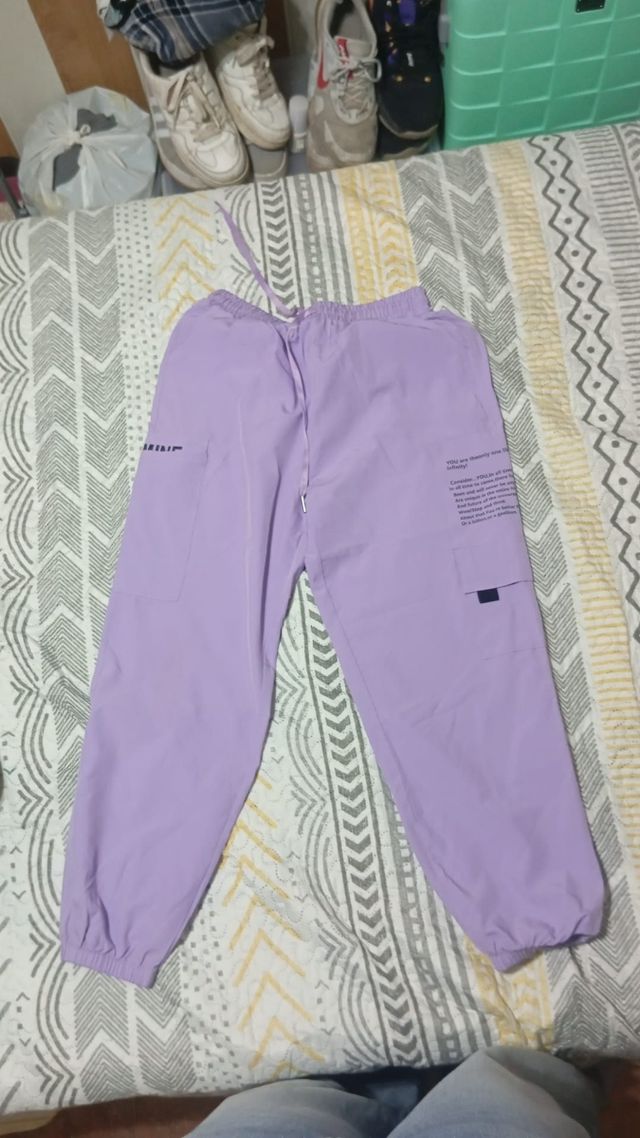 Pantalones deportivos morados