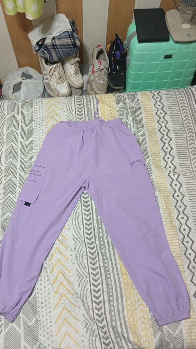 Pantalones deportivos morados