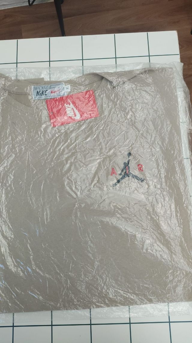 Camisetas unisex bordadas 